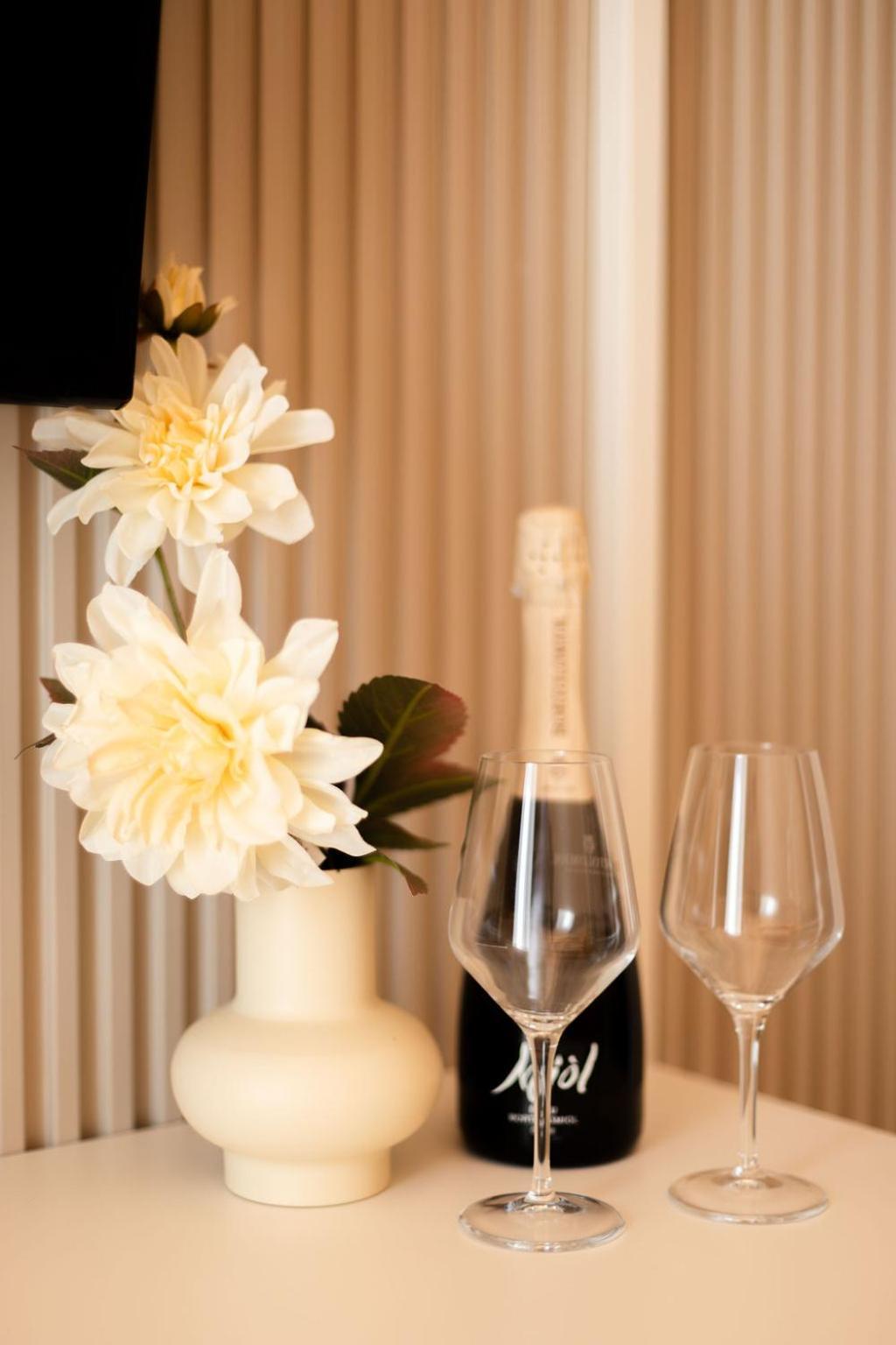 Sun Serenity Suite Тропеа Екстериор снимка